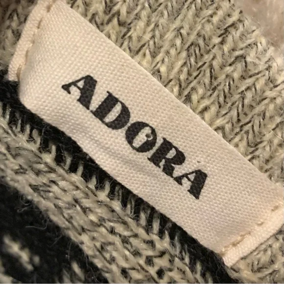 Cream and Black Geometric Fringed Poncho Sweater - Picture 4 of 5